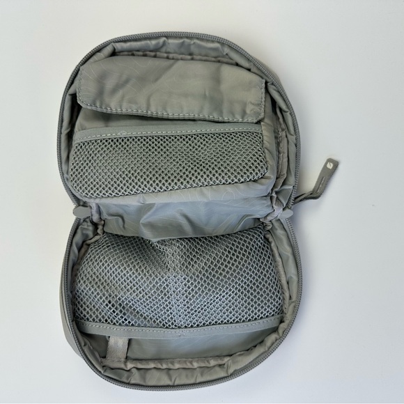 Incase Tech Storage Bag - Picture 3 of 4